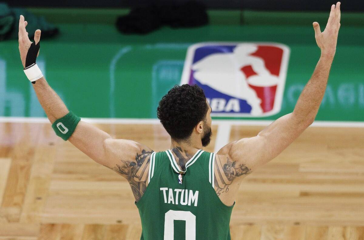 塔图姆在热火比赛中出色发挥，比赛规则变更引发热议！