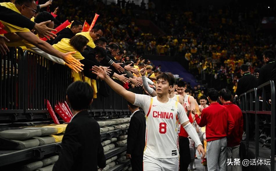 九游-今夜CBA常规赛传出新动向，夏洛特黄蜂伤情更新，管理层表态：压力陡增，资深球员宣示担当的简单介绍-九游