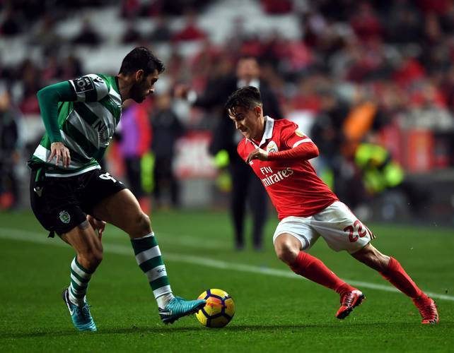 窗口期葡超焦点战;国际米兰绝杀压哨;赛场秩序良好;更衣室氛围转暖 窗口期葡超焦点战;国际米兰绝杀压哨;赛场秩序良好;更衣室氛围转暖